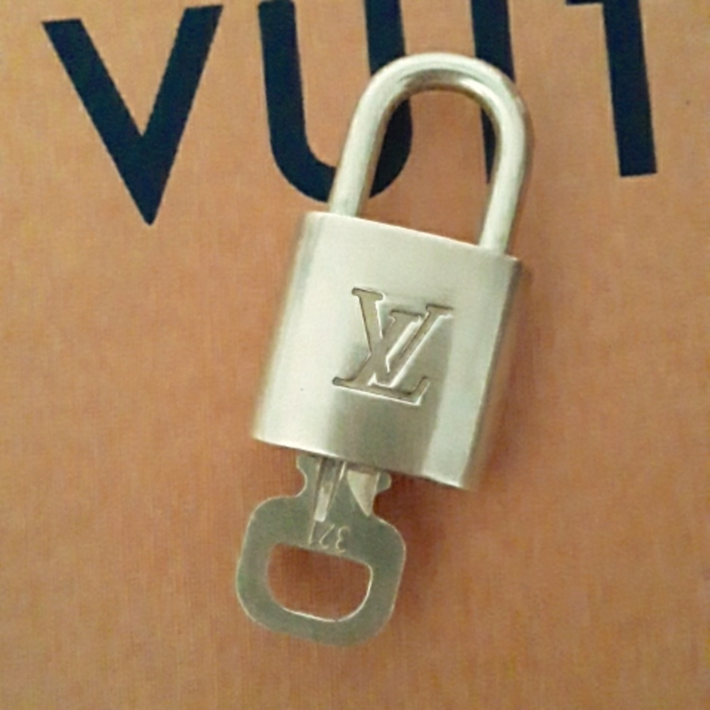 Auth LOUIS VUITTON #321 Lock & Key, Brass